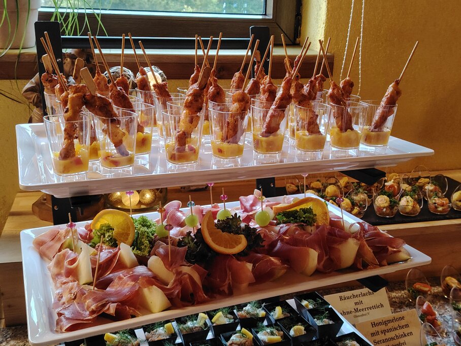 Hochzeitsmenü und Buffet im Restaurant